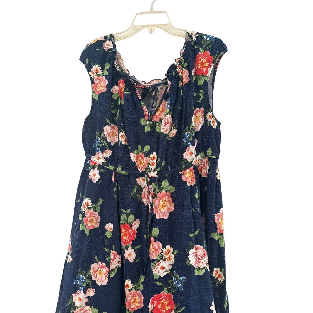 Torrid Women's Black w/ Floral Dress Drawstring at Waist Size 18 (2)